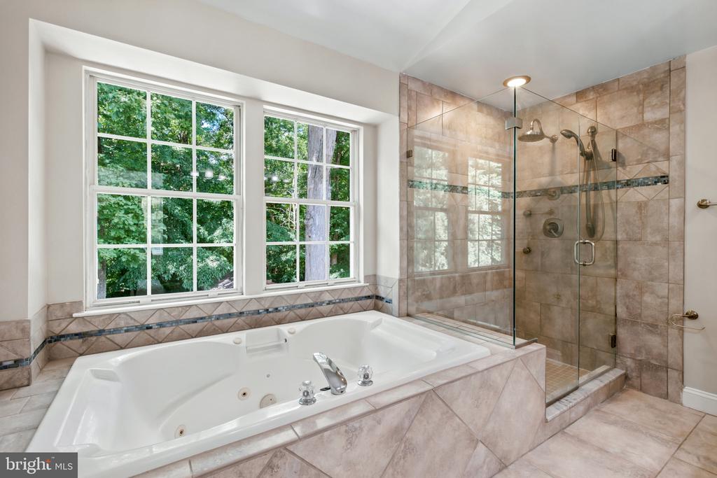 CROFTON WOODS | 1660 PATRICE CIRCLE