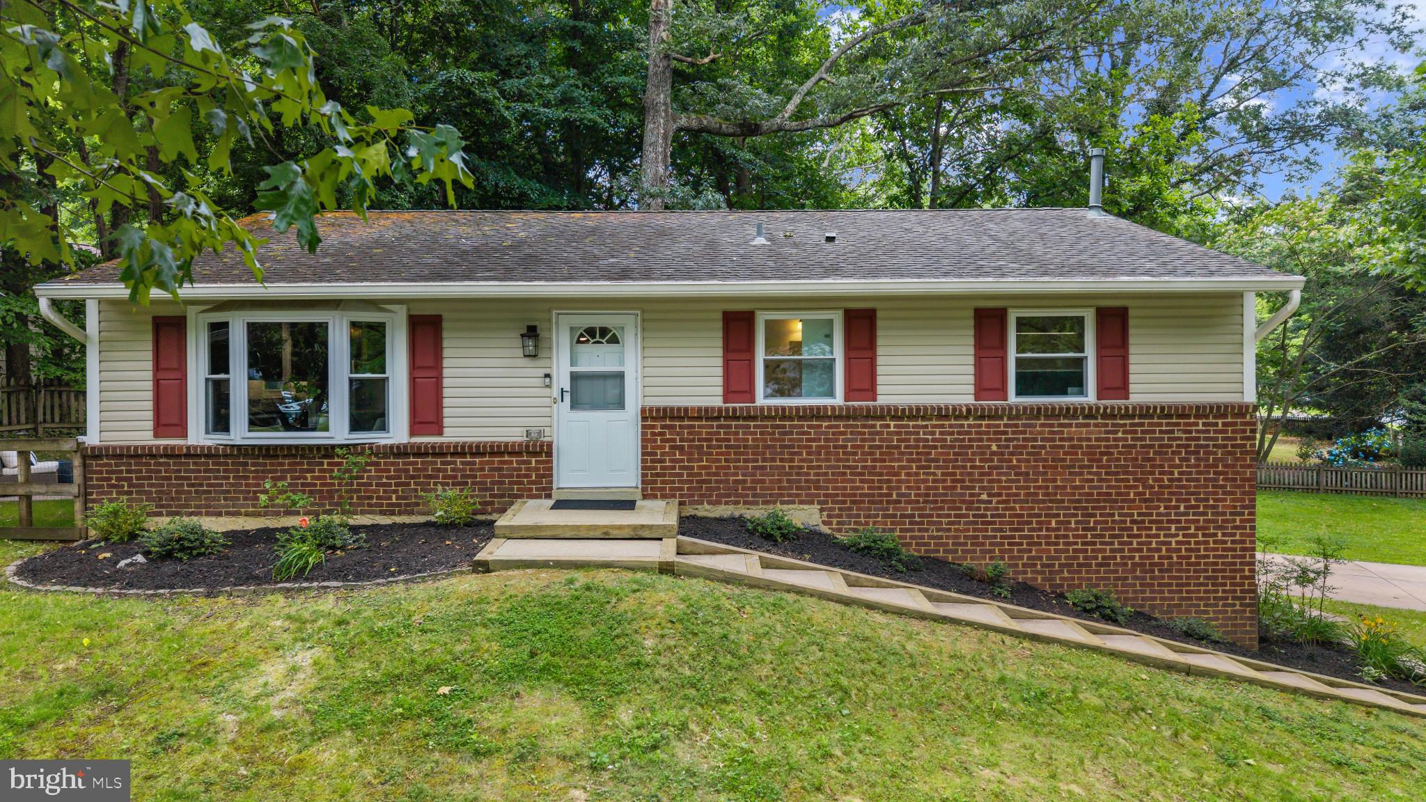ROLLING KNOLLS | 617 WAYWARD DRIVE