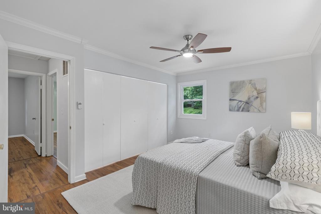ROLLING KNOLLS | 617 WAYWARD DRIVE