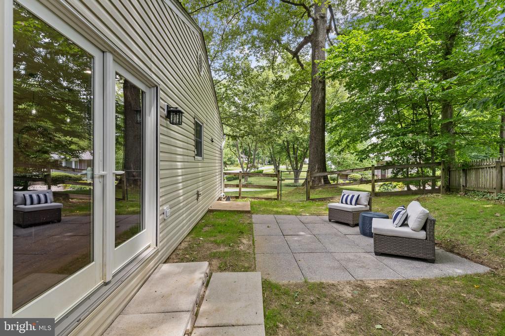 ROLLING KNOLLS | 617 WAYWARD DRIVE