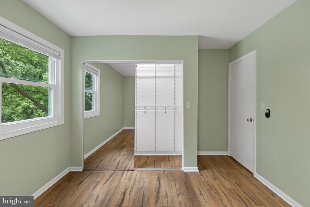 ROLLING KNOLLS | 617 WAYWARD DRIVE