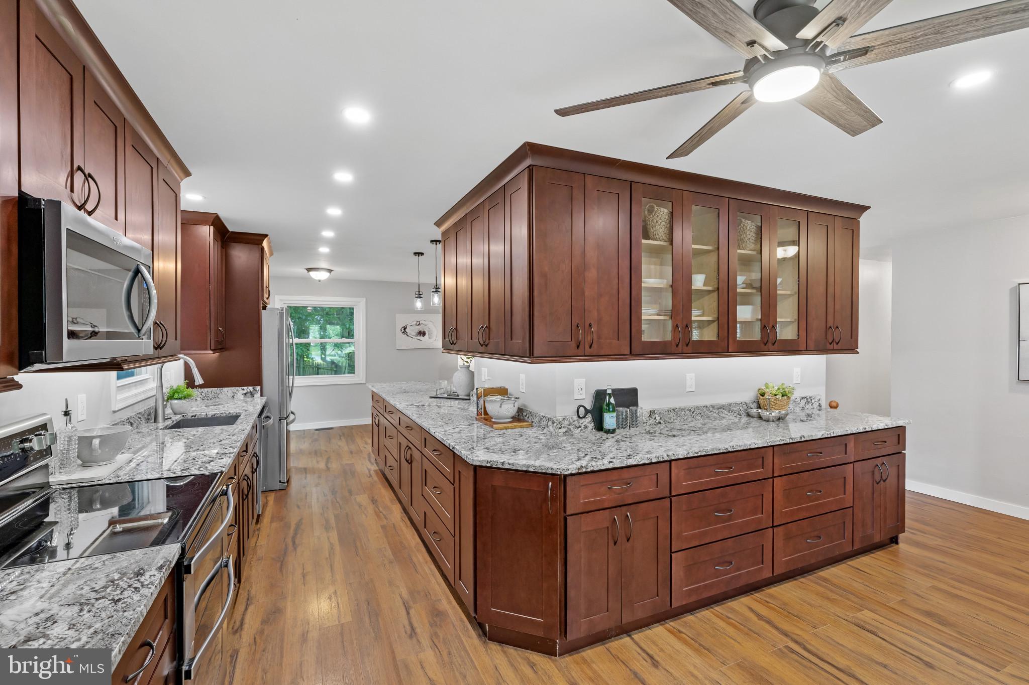 ROLLING KNOLLS | 617 WAYWARD DRIVE