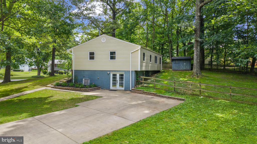 ROLLING KNOLLS | 617 WAYWARD DRIVE