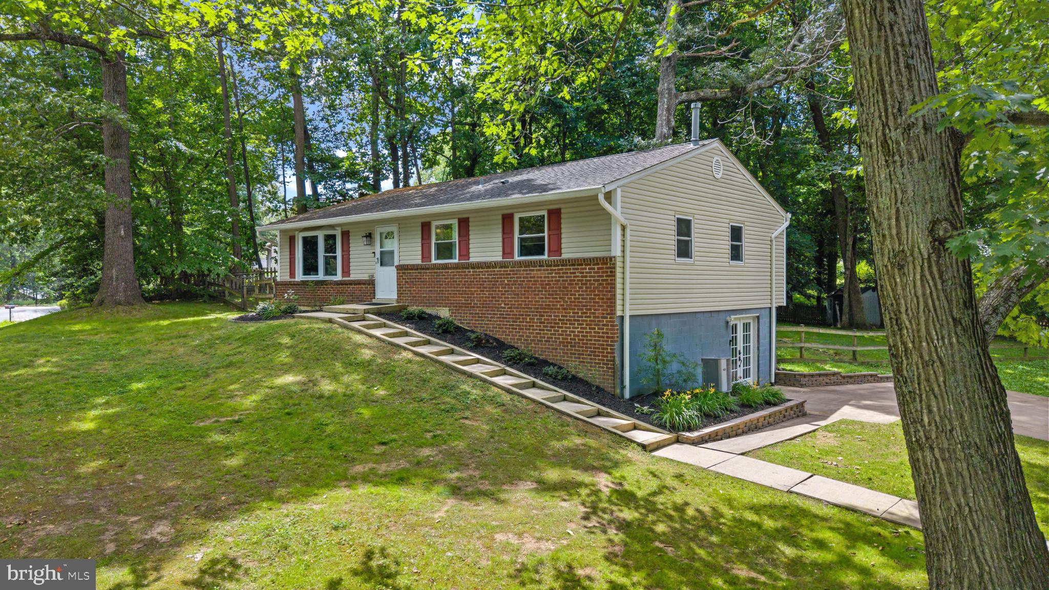 ROLLING KNOLLS | 617 WAYWARD DRIVE