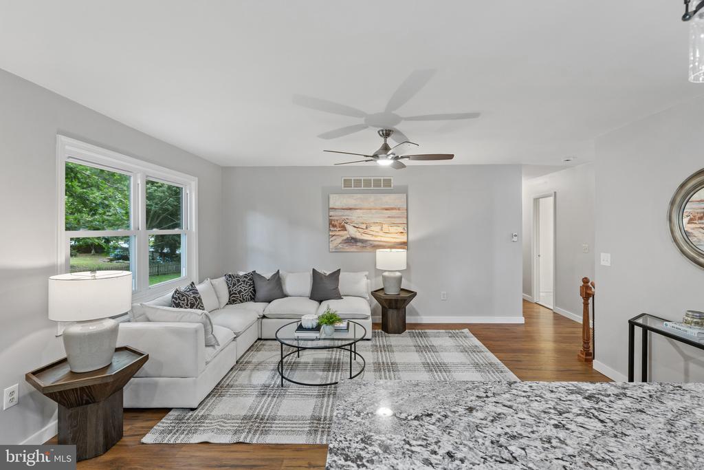 ROLLING KNOLLS | 617 WAYWARD DRIVE
