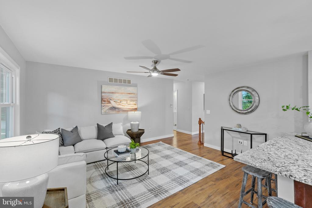 ROLLING KNOLLS | 617 WAYWARD DRIVE
