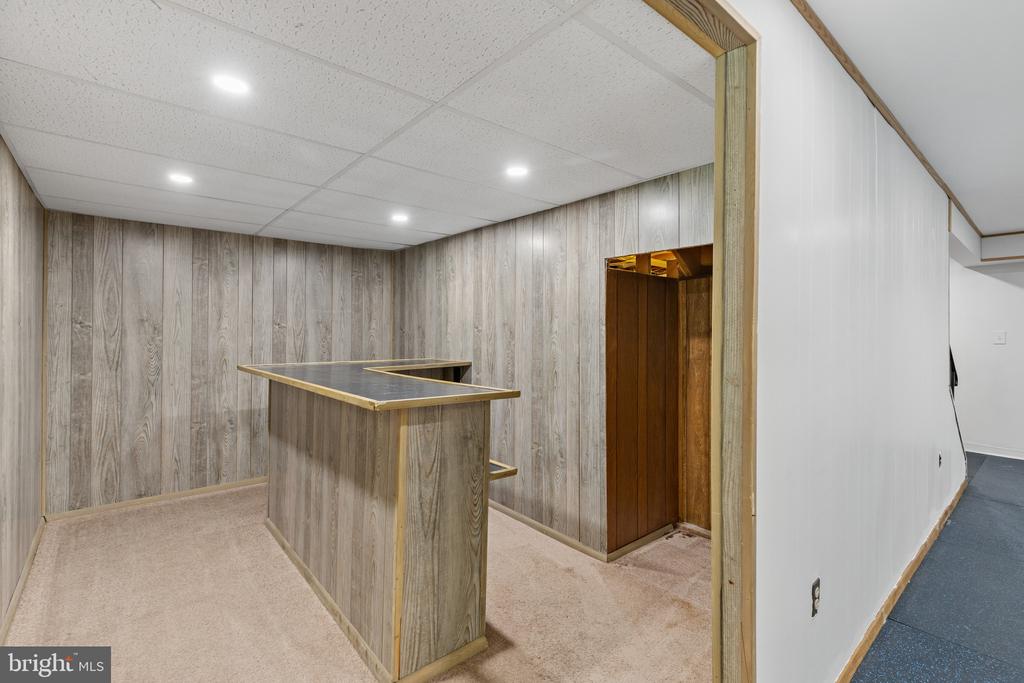 ROLLING KNOLLS | 617 WAYWARD DRIVE