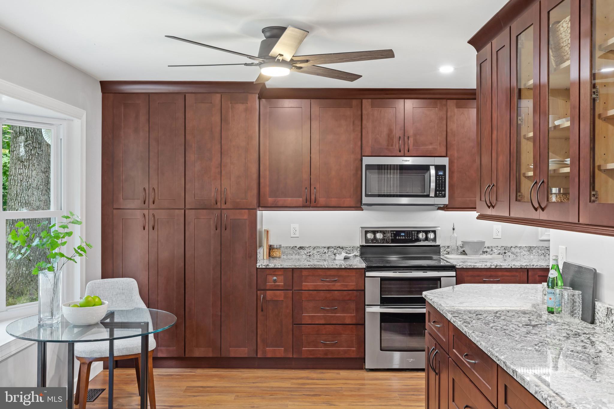 ROLLING KNOLLS | 617 WAYWARD DRIVE