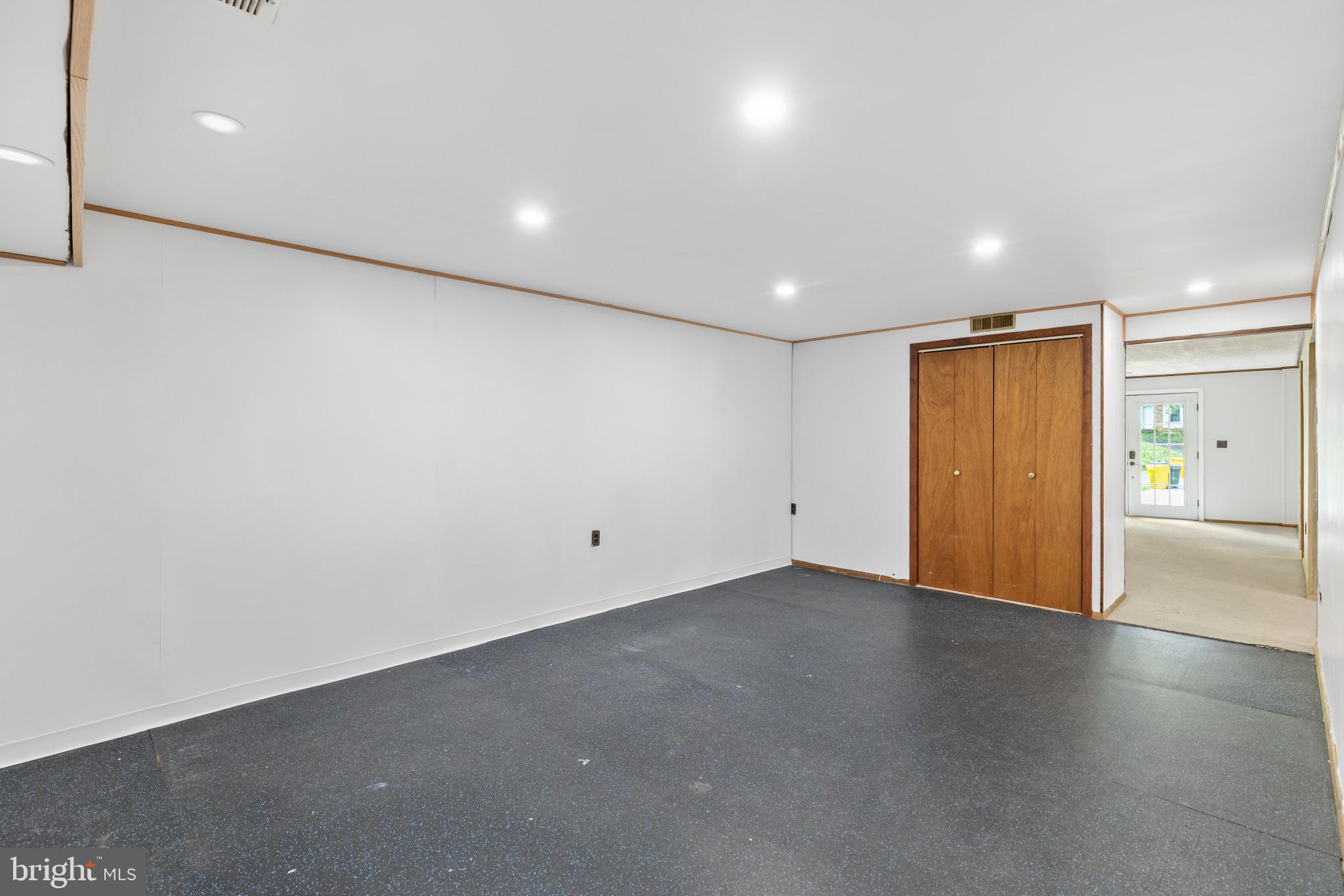 ROLLING KNOLLS | 617 WAYWARD DRIVE