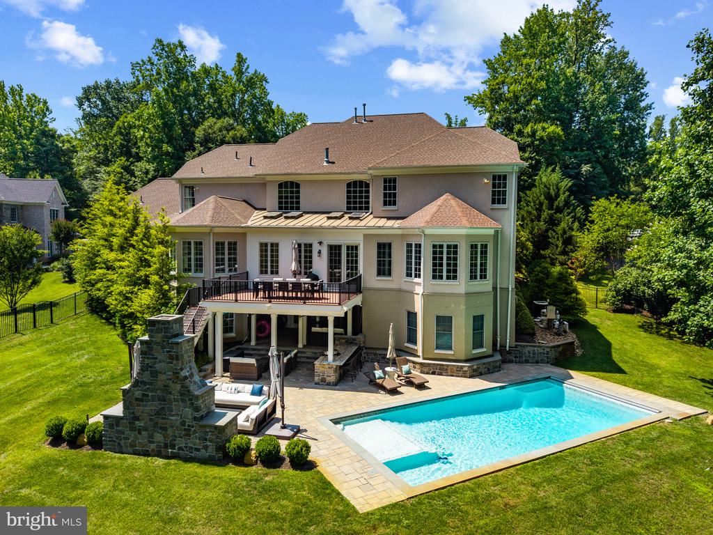 ANNAPOLIS LUXURY + POOL | 1614 ANNESLEY COURT