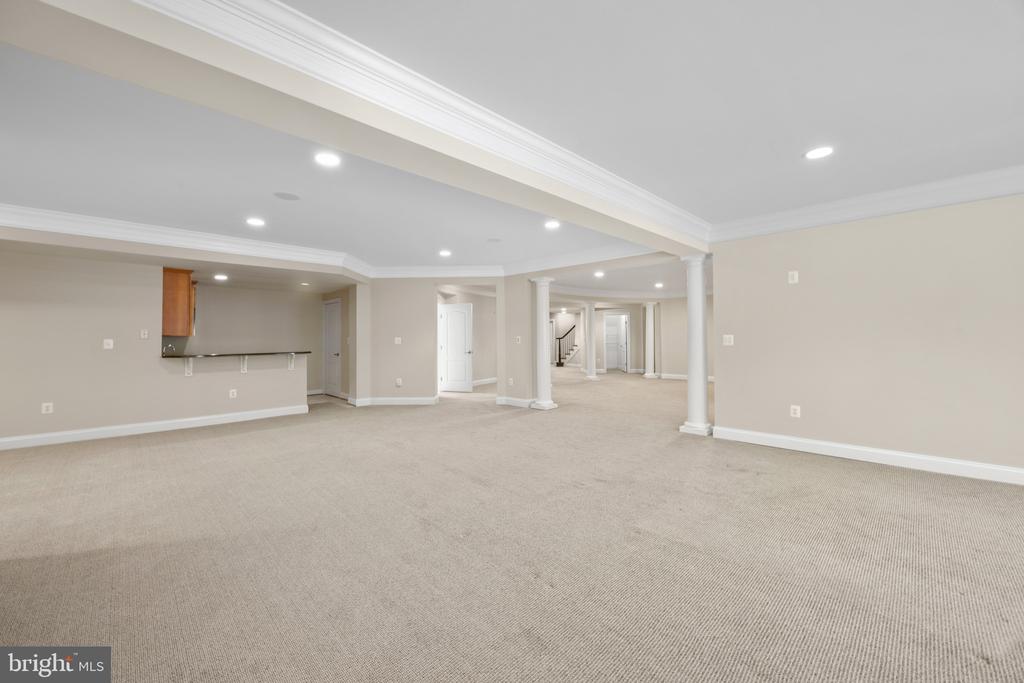 ANNAPOLIS LUXURY + POOL | 1614 ANNESLEY COURT