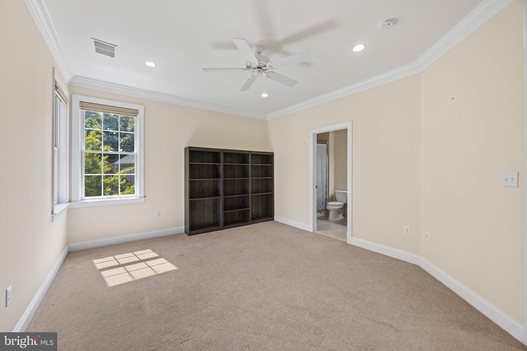 ANNAPOLIS LUXURY + POOL | 1614 ANNESLEY COURT