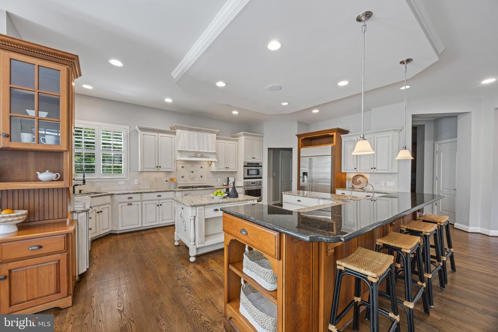 ANNAPOLIS LUXURY + POOL | 1614 ANNESLEY COURT