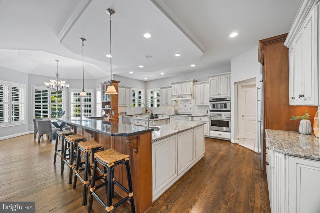 ANNAPOLIS LUXURY + POOL | 1614 ANNESLEY COURT