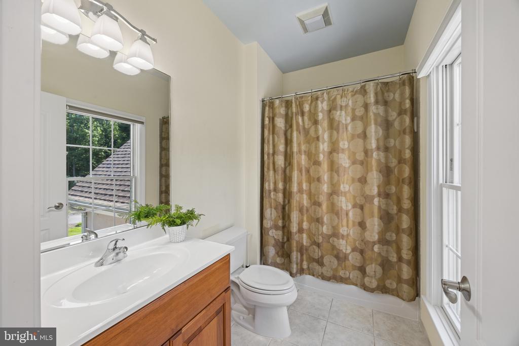 ANNAPOLIS LUXURY + POOL | 1614 ANNESLEY COURT