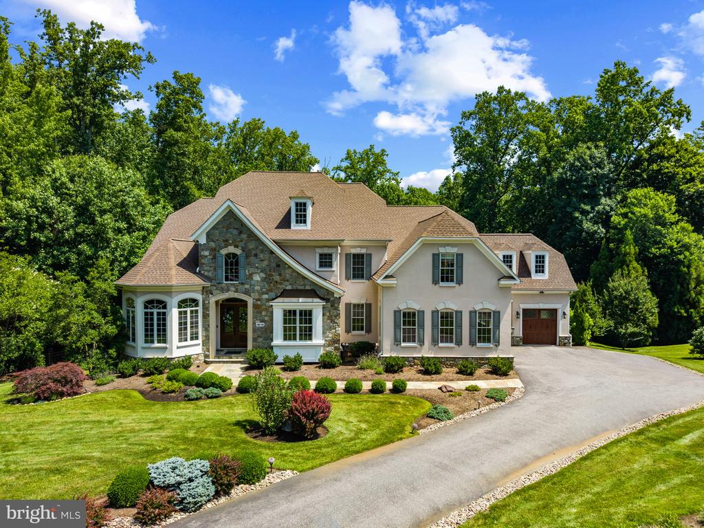 ANNAPOLIS LUXURY + POOL | 1614 ANNESLEY COURT