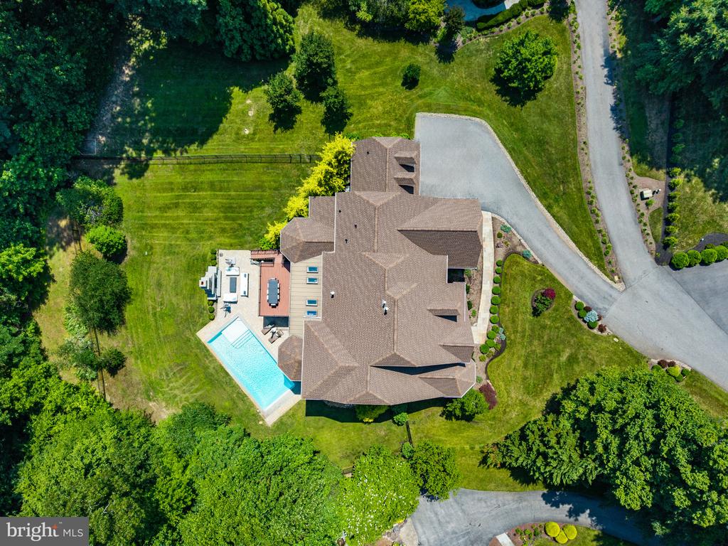 ANNAPOLIS LUXURY + POOL | 1614 ANNESLEY COURT