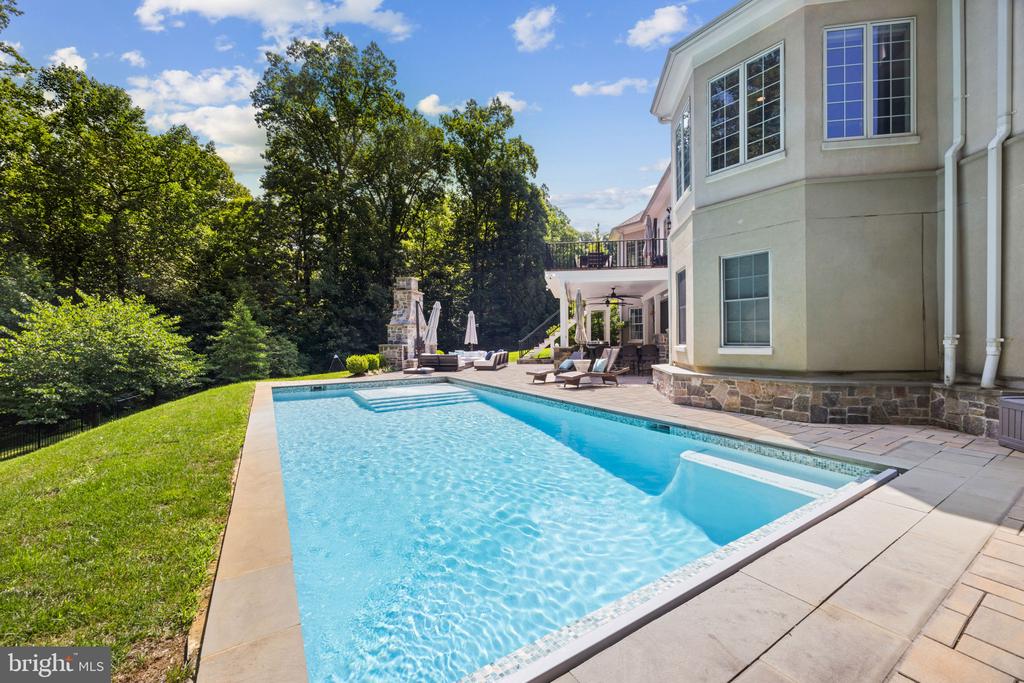 ANNAPOLIS LUXURY + POOL | 1614 ANNESLEY COURT