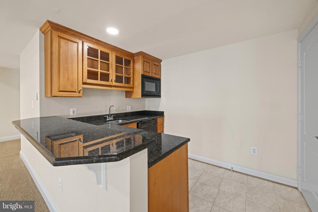 ANNAPOLIS LUXURY + POOL | 1614 ANNESLEY COURT