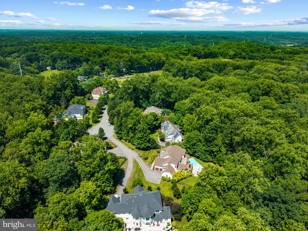 ANNAPOLIS LUXURY + POOL | 1614 ANNESLEY COURT