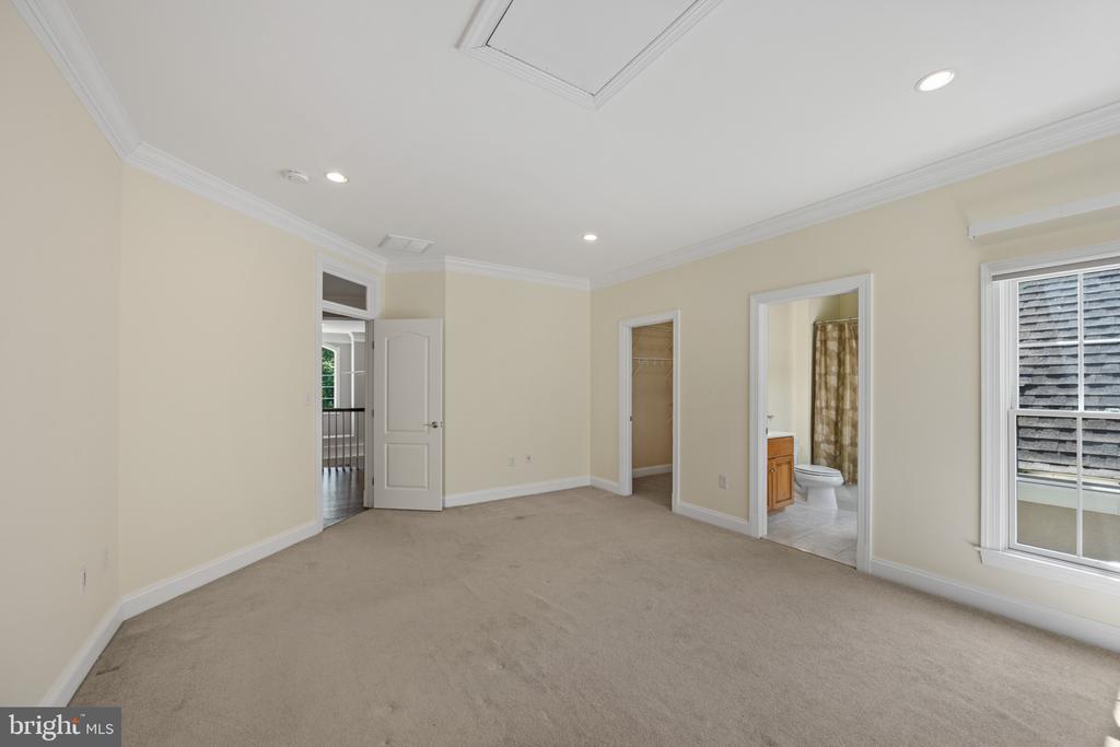 ANNAPOLIS LUXURY + POOL | 1614 ANNESLEY COURT