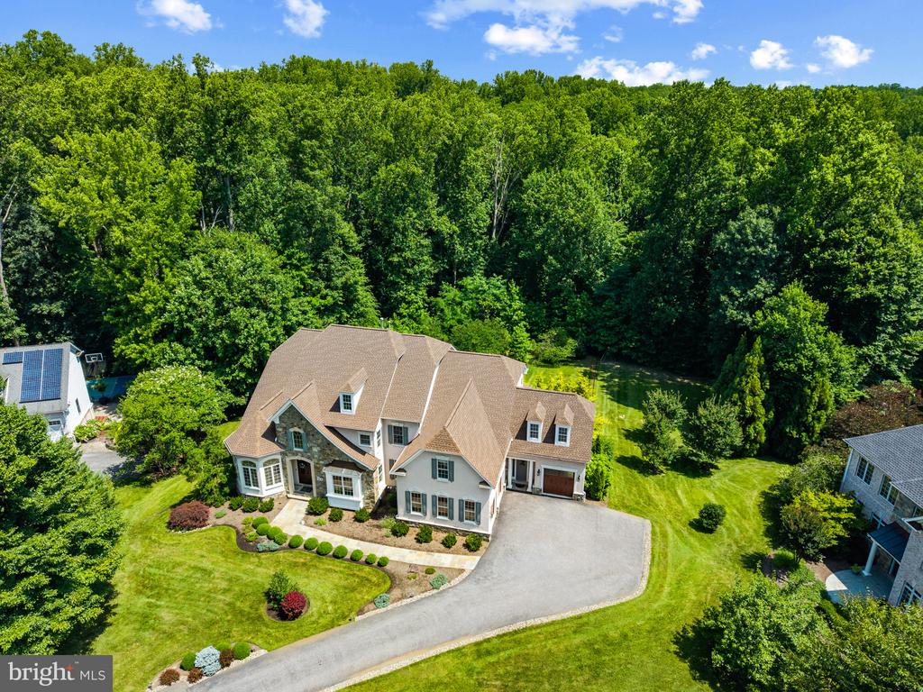 ANNAPOLIS LUXURY + POOL | 1614 ANNESLEY COURT