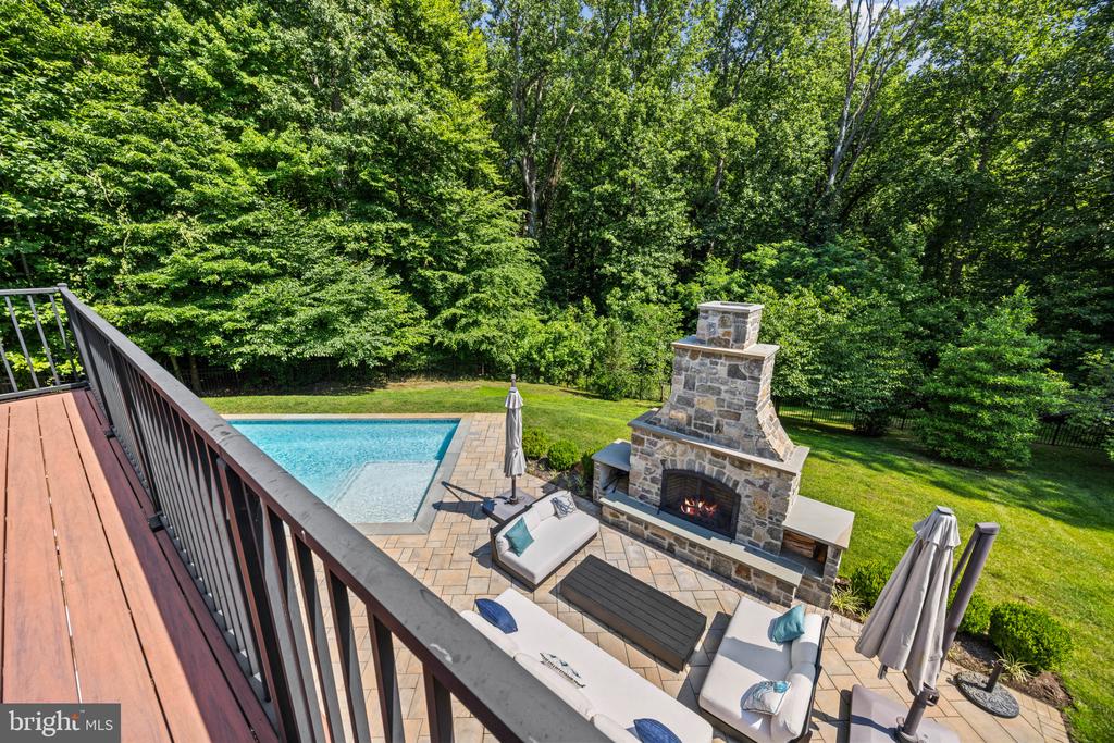 ANNAPOLIS LUXURY + POOL | 1614 ANNESLEY COURT