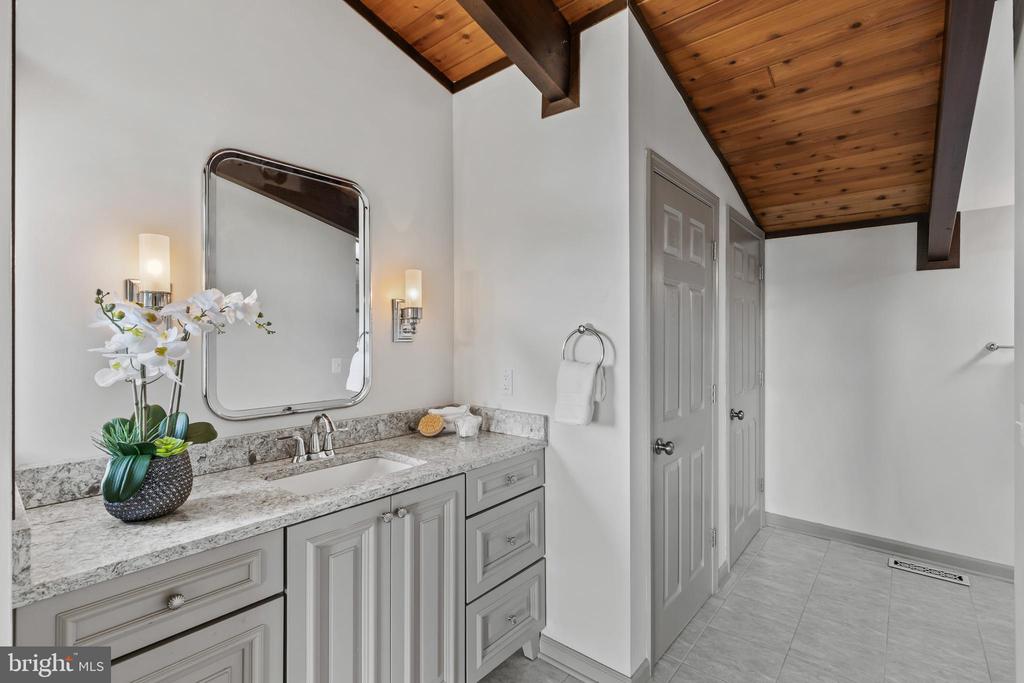 FISHING CREEK WATER VIEWS | 1527 GORDON COVE DRIVE