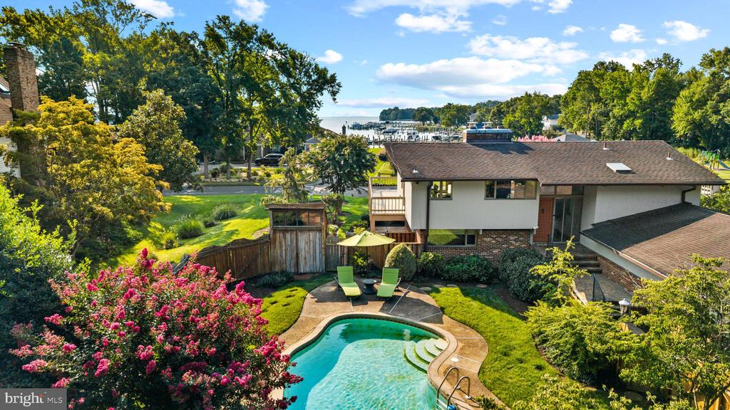 FISHING CREEK WATER VIEWS | 1527 GORDON COVE DRIVE