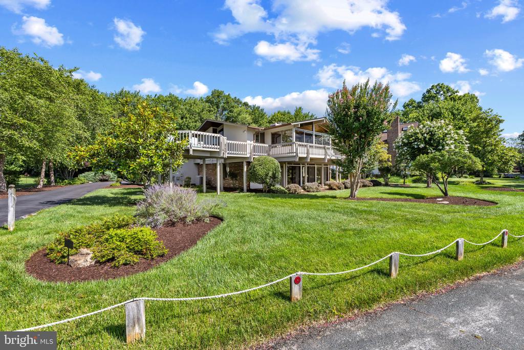 FISHING CREEK WATER VIEWS | 1527 GORDON COVE DRIVE