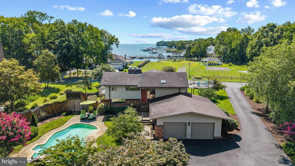 FISHING CREEK WATER VIEWS | 1527 GORDON COVE DRIVE