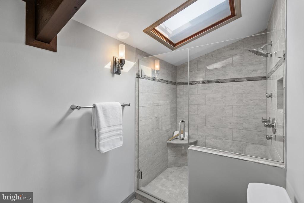 FISHING CREEK WATER VIEWS | 1527 GORDON COVE DRIVE