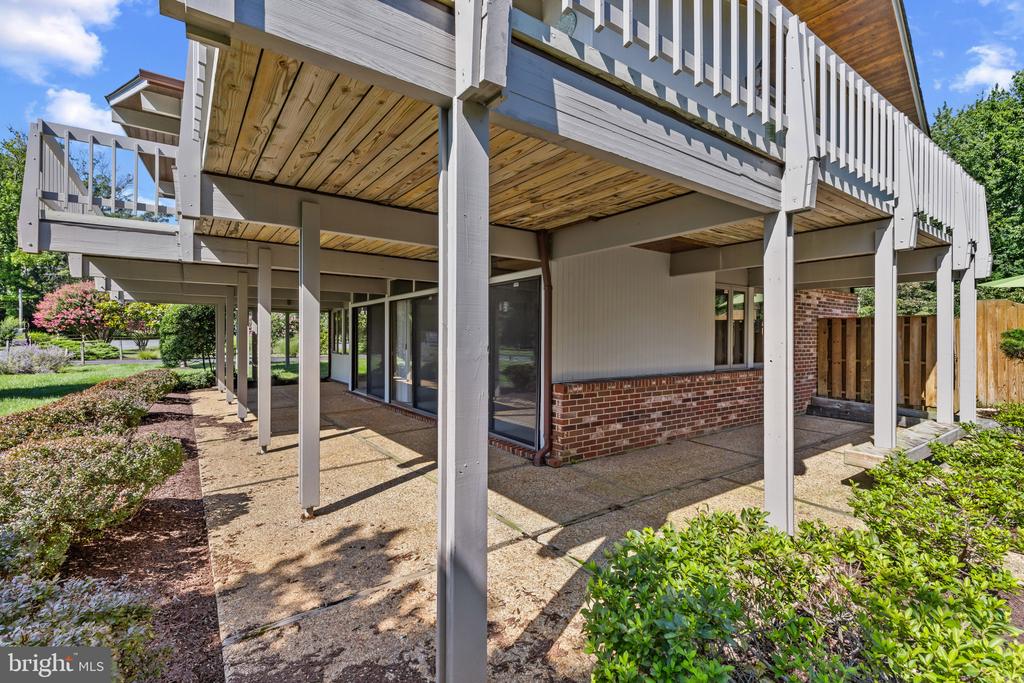 FISHING CREEK WATER VIEWS | 1527 GORDON COVE DRIVE