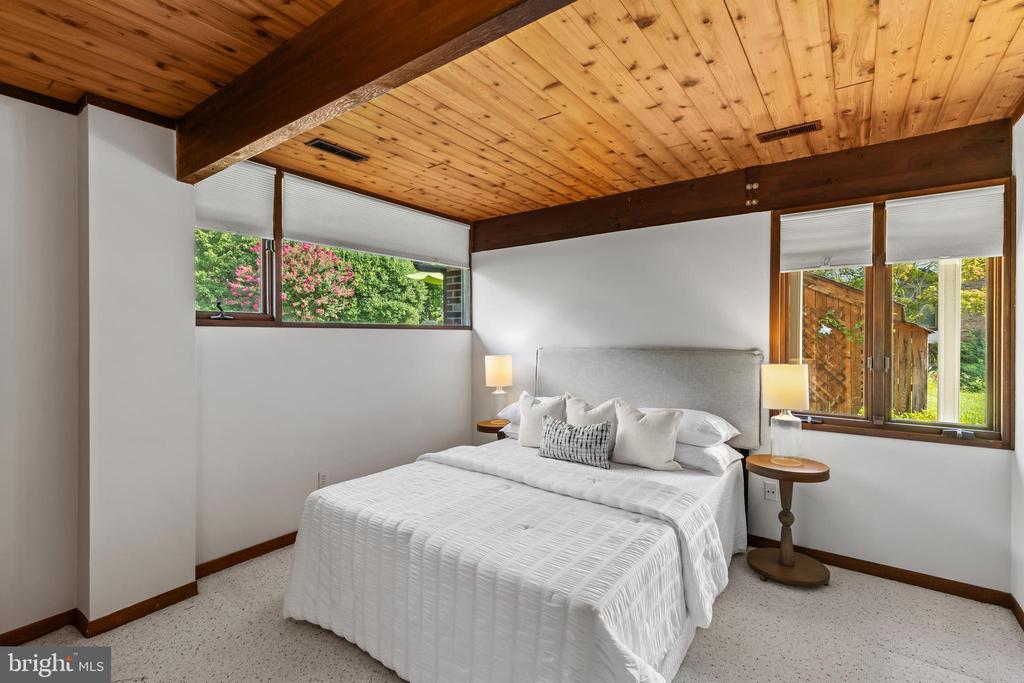 FISHING CREEK WATER VIEWS | 1527 GORDON COVE DRIVE