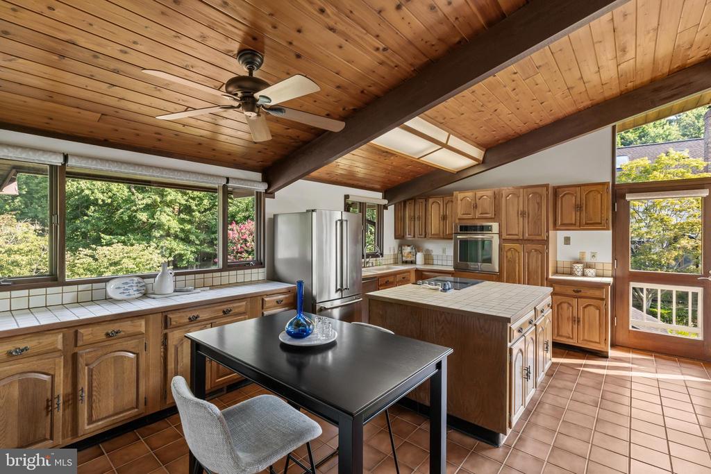 FISHING CREEK WATER VIEWS | 1527 GORDON COVE DRIVE