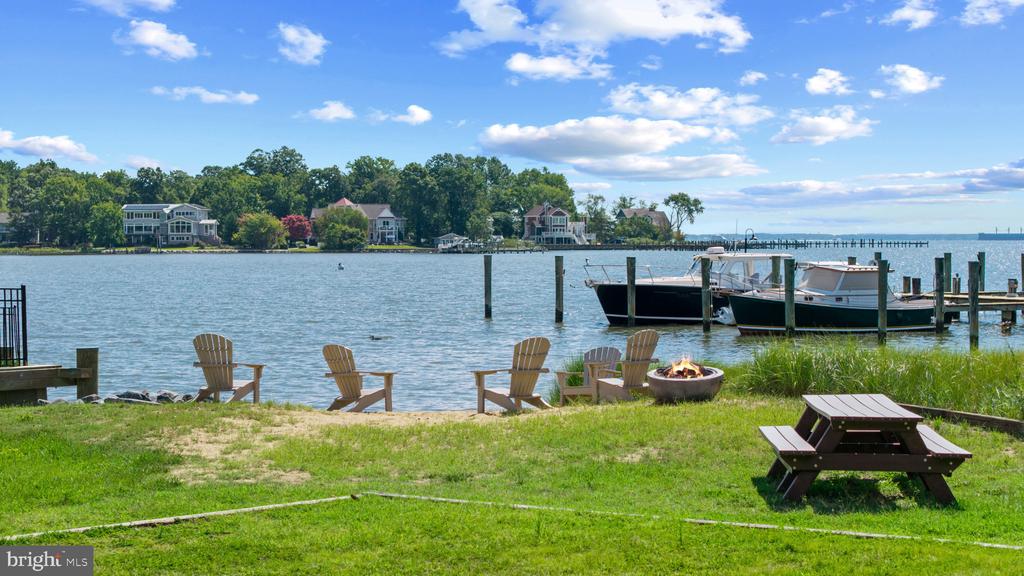 FISHING CREEK WATER VIEWS | 1527 GORDON COVE DRIVE