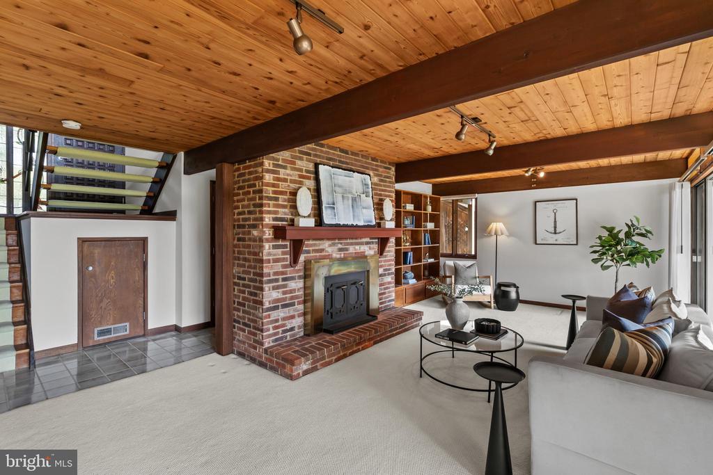 FISHING CREEK WATER VIEWS | 1527 GORDON COVE DRIVE