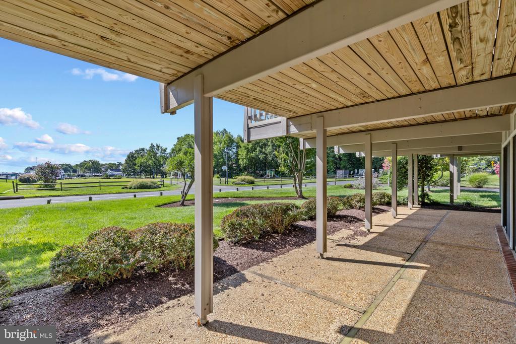 FISHING CREEK WATER VIEWS | 1527 GORDON COVE DRIVE