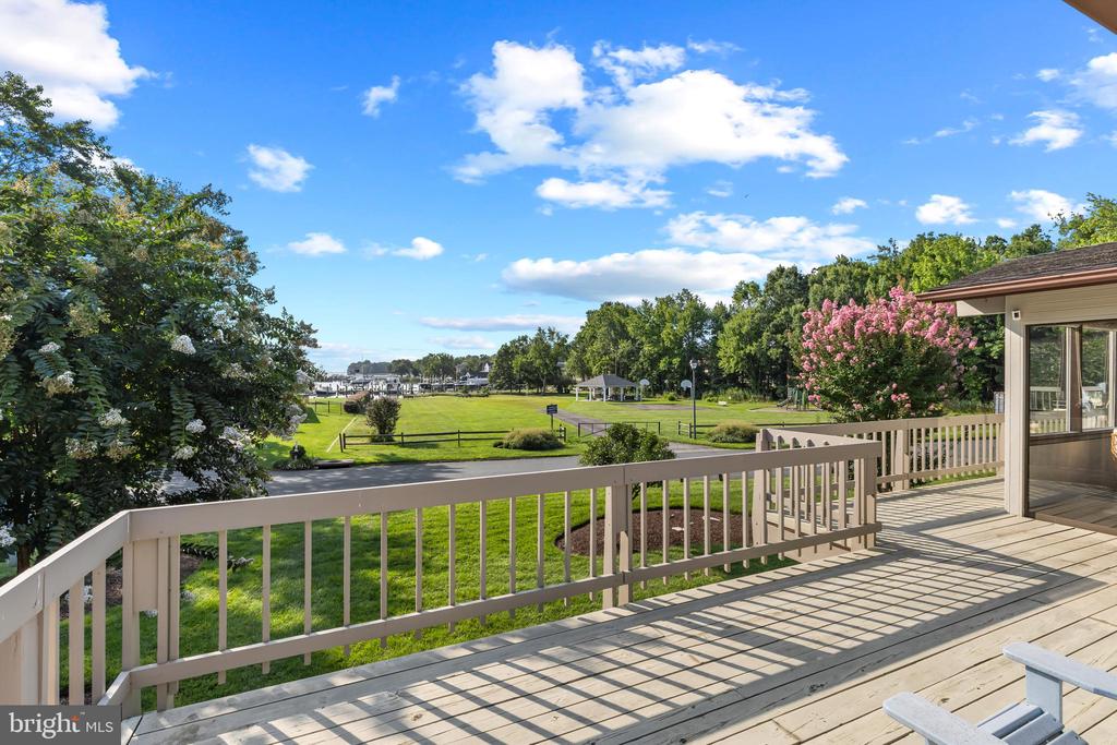 FISHING CREEK WATER VIEWS | 1527 GORDON COVE DRIVE