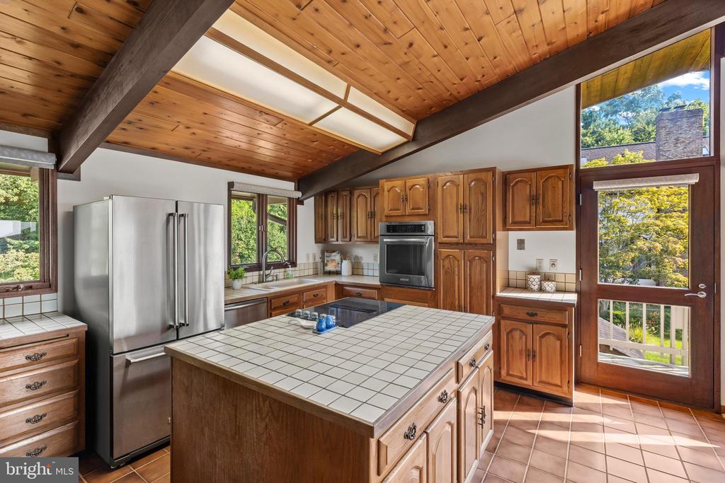 FISHING CREEK WATER VIEWS | 1527 GORDON COVE DRIVE