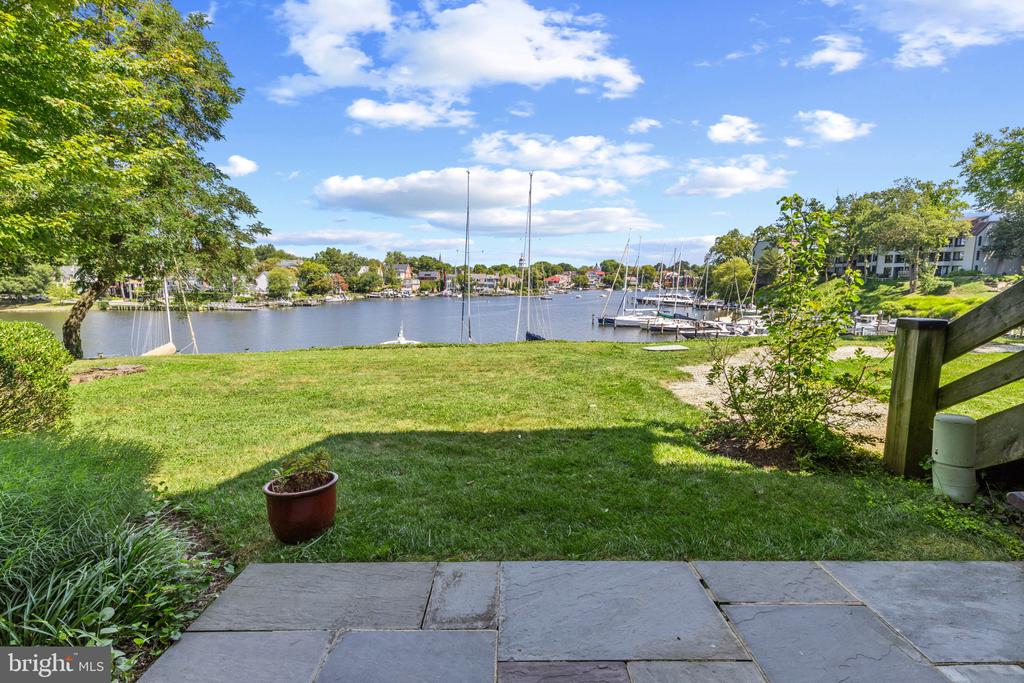 SPA CREEK EASTPORT CONDOo | 1 PRESIDENT POINT DRIVE Unit: A1