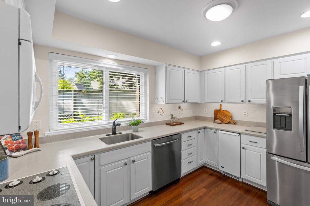 SPA CREEK EASTPORT CONDOo | 1 PRESIDENT POINT DRIVE Unit: A1