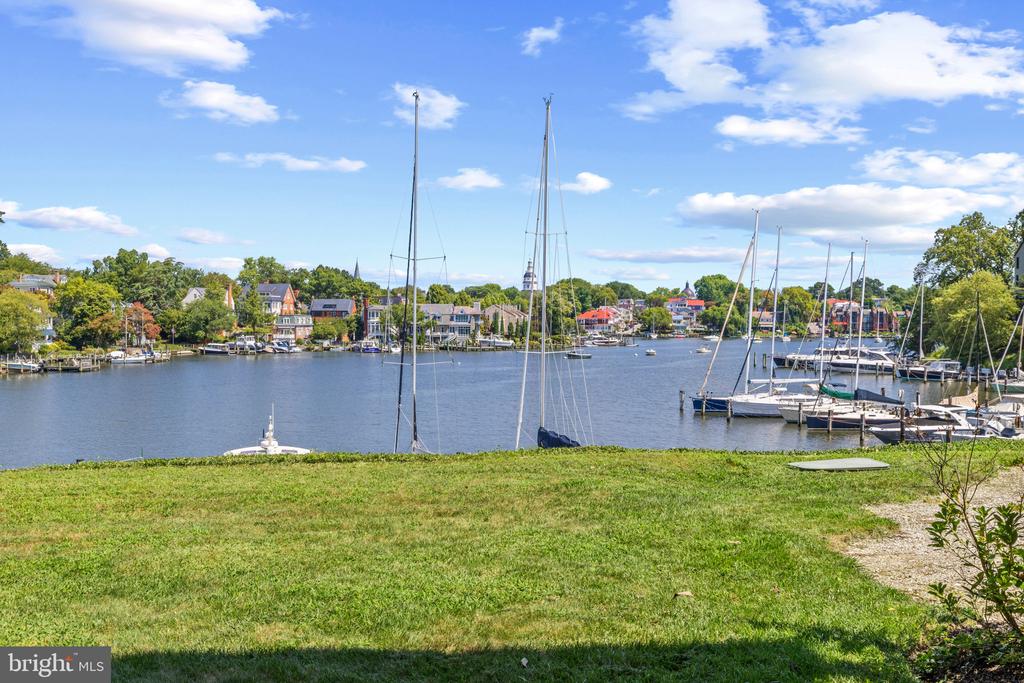SPA CREEK EASTPORT CONDOo | 1 PRESIDENT POINT DRIVE Unit: A1