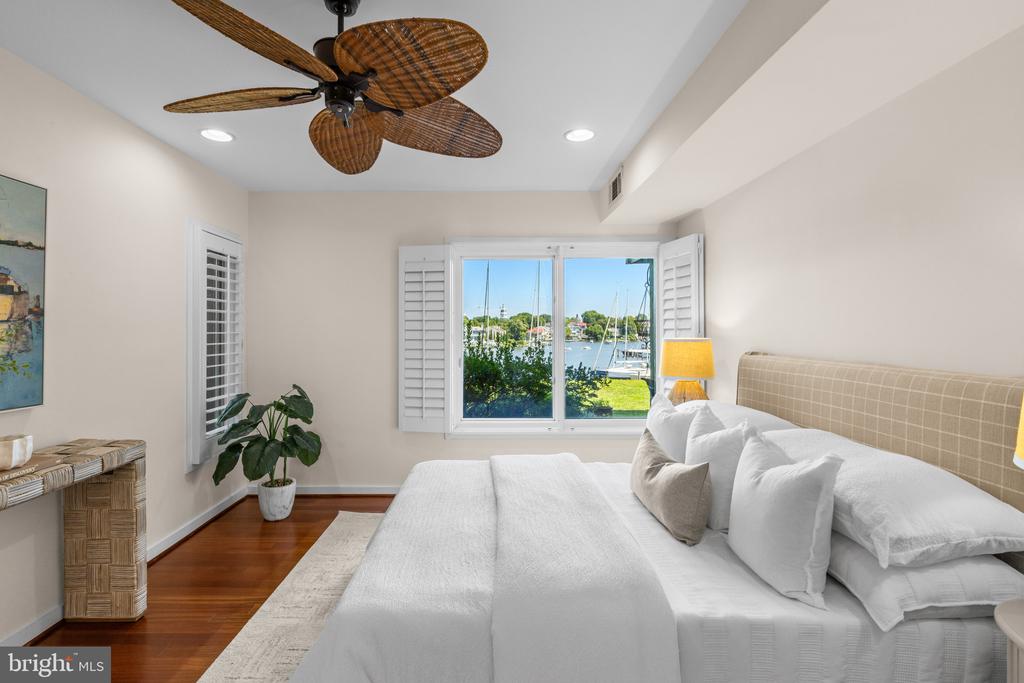 SPA CREEK EASTPORT CONDOo | 1 PRESIDENT POINT DRIVE Unit: A1