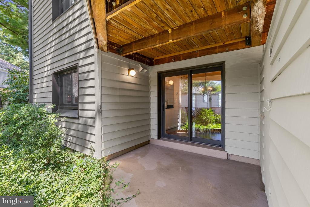 SPA CREEK EASTPORT CONDOo | 1 PRESIDENT POINT DRIVE Unit: A1