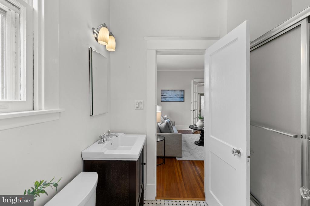 DOWNTOWN ANNAPOLIS LIVING | 16 DEAN STREET