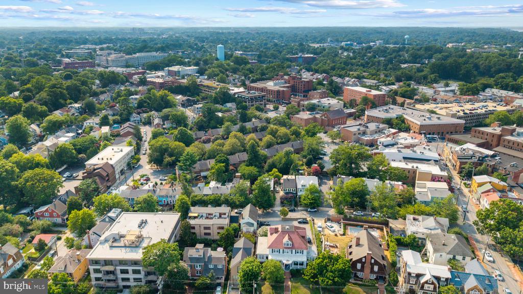 DOWNTOWN ANNAPOLIS LIVING | 16 DEAN STREET
