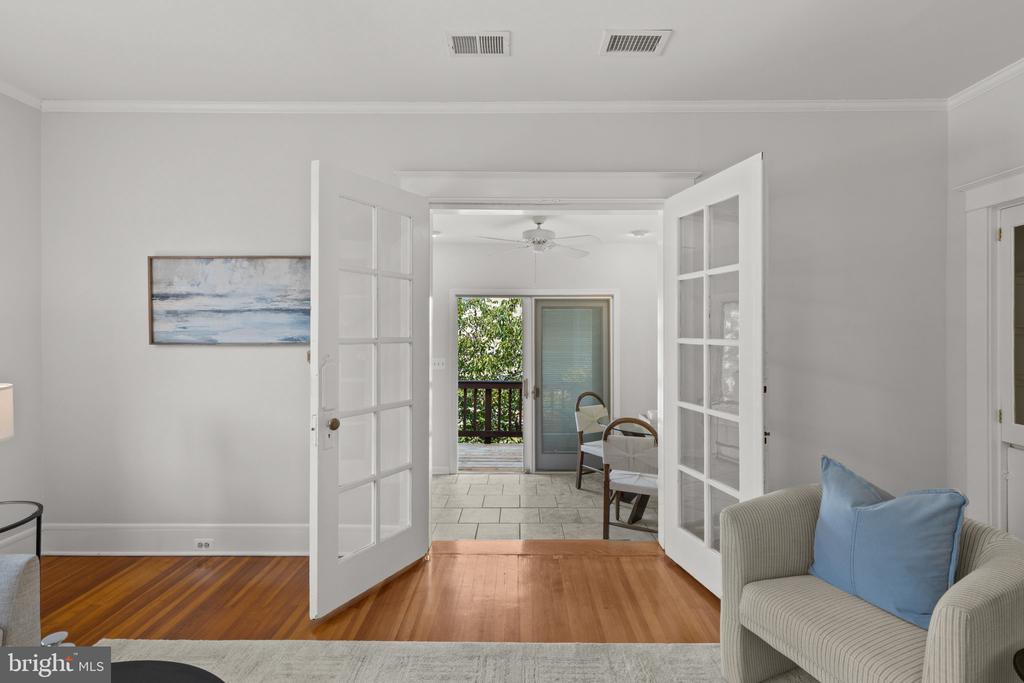 DOWNTOWN ANNAPOLIS LIVING | 16 DEAN STREET