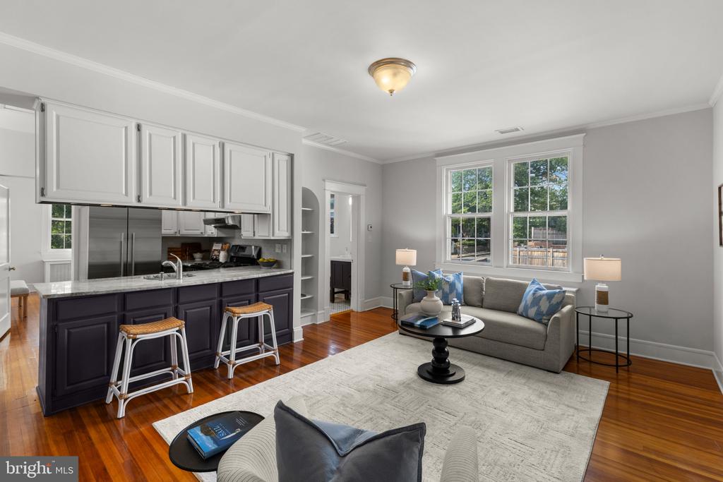 DOWNTOWN ANNAPOLIS LIVING | 16 DEAN STREET