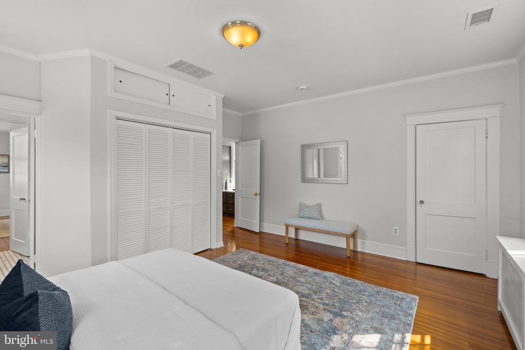 DOWNTOWN ANNAPOLIS LIVING | 16 DEAN STREET